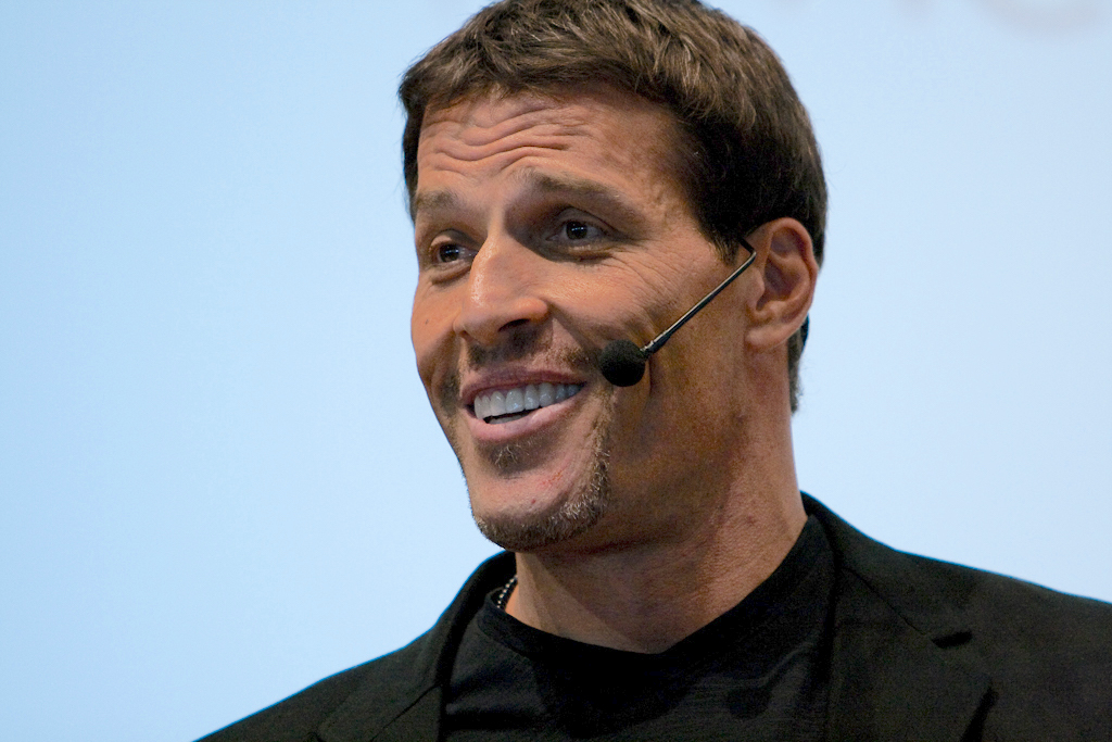 Tony Robbins portrait — Tony Robbins net worth profile