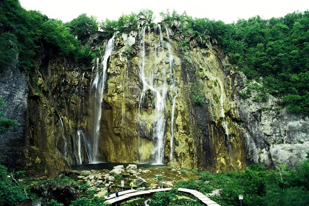 The Great Waterfall (Veliki Slap) at Plitvice Lakes with the boardwalk viewpoint below