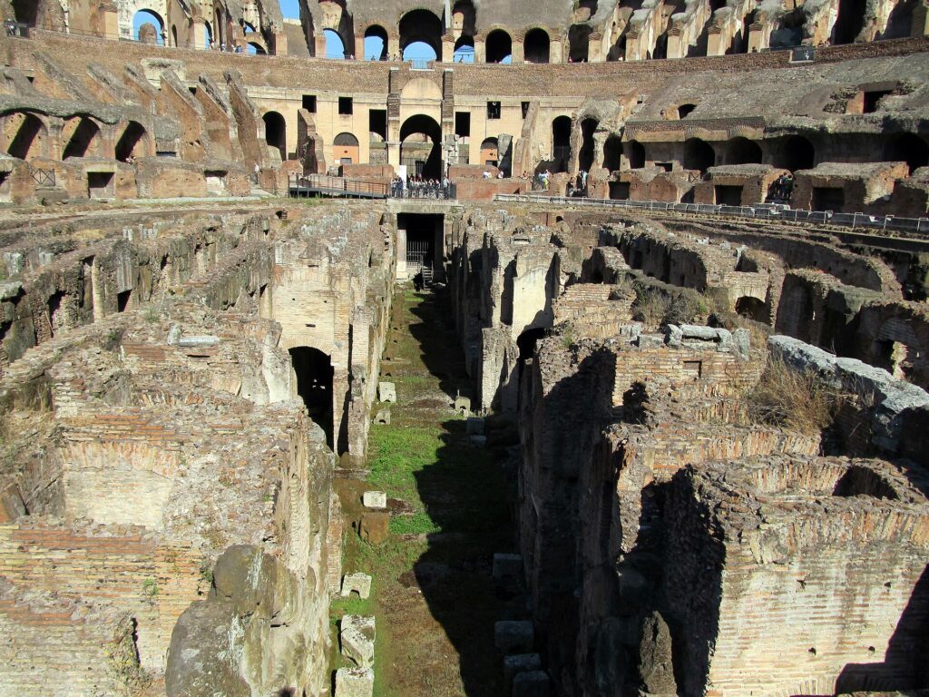 Het hypogeum, de ondergrondse gangen onder de arena van het Colosseum