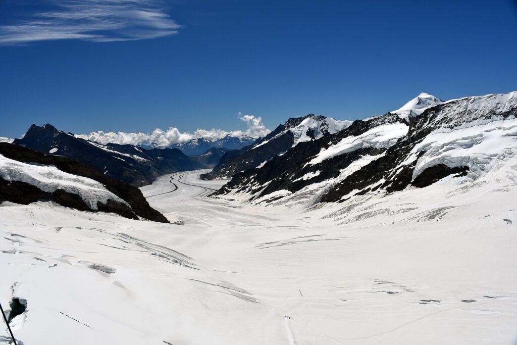 Großer Aletschgletscher von der Aussichtsterrasse am Jungfraujoch aus gesehen