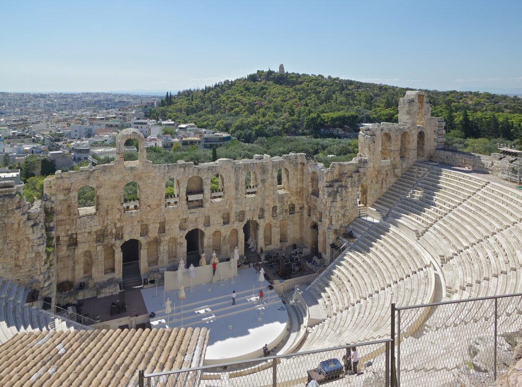 Das Odeon des Herodes Atticus, gesehen vom Weg am Südhang der Akropolis