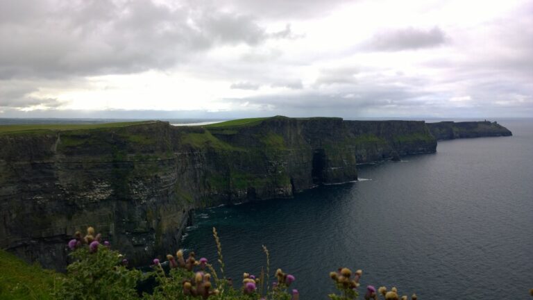 De Cliffs of Moher langs de Atlantische kust van het graafschap Clare